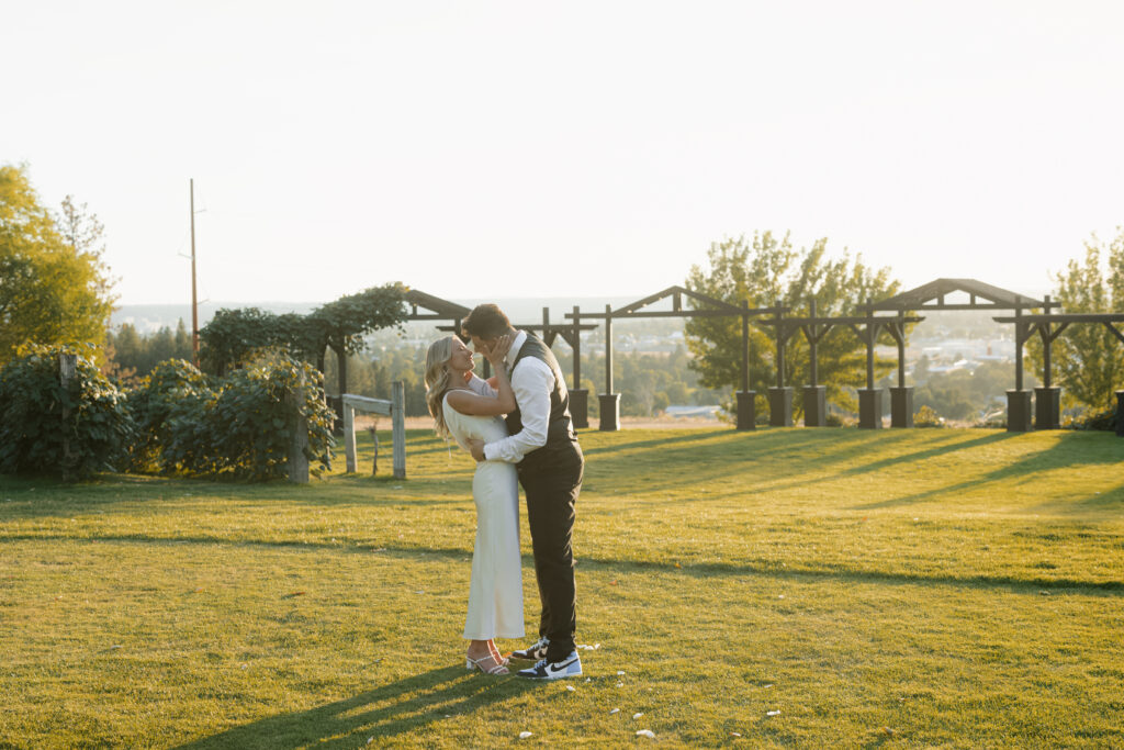 sunset couples session at beacon hill spokane