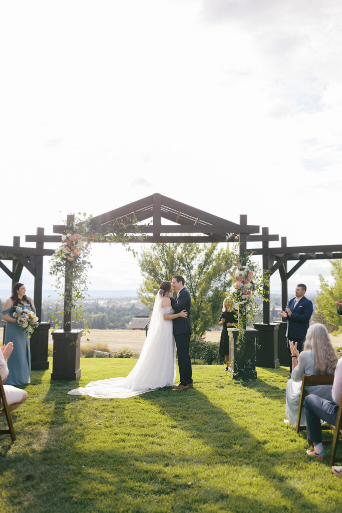 outdoor wedding ceremony Beacon Hill Spokane Arch and Elm Photography