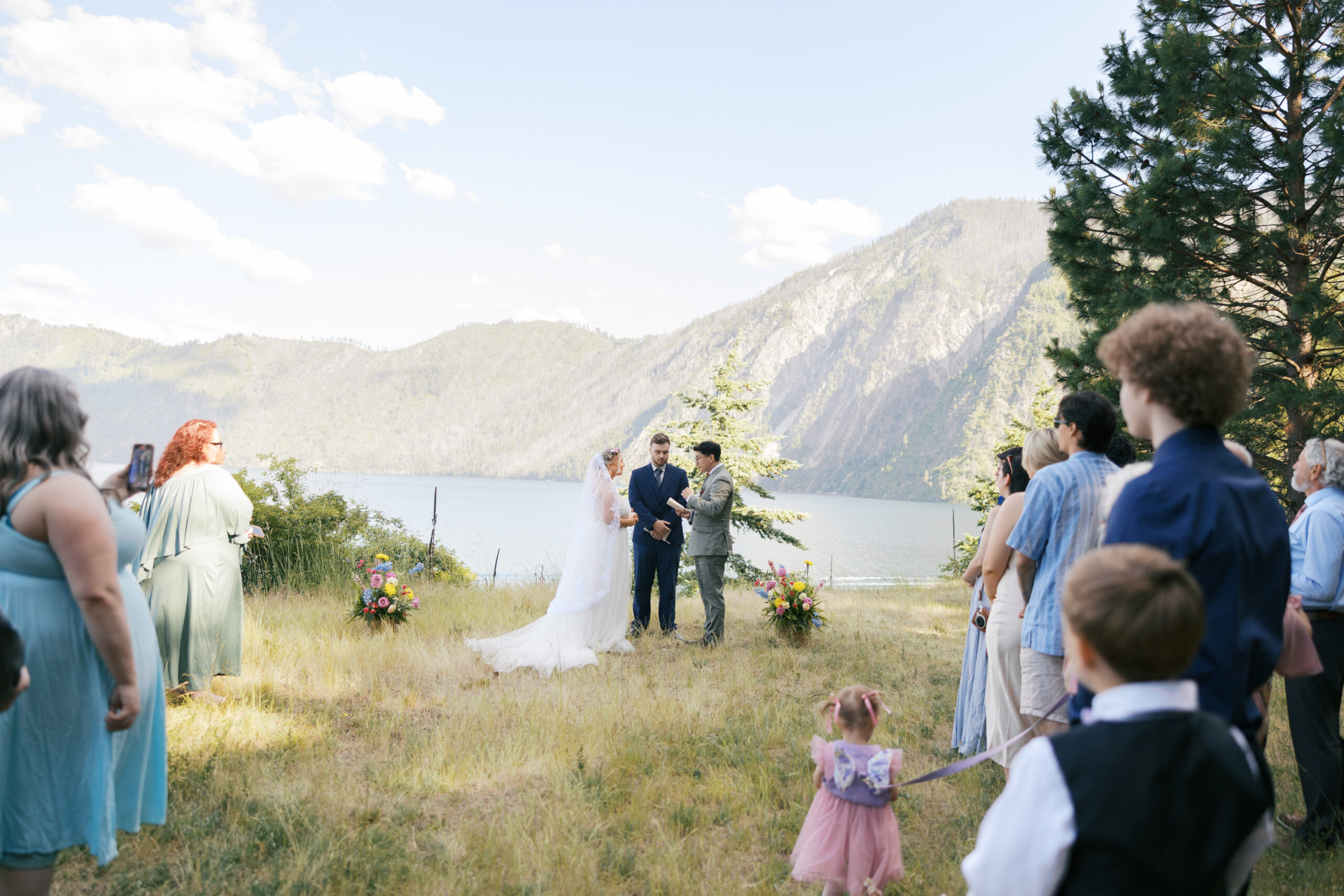 elopement ceremony Farragut State Park Idaho with family