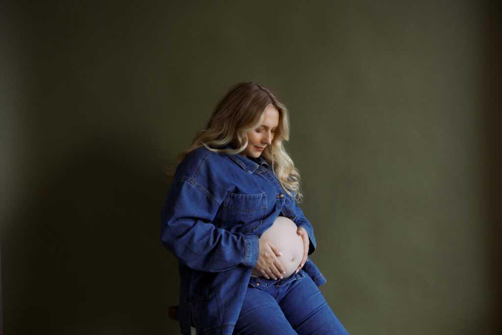 maternity portrait Afterglow Studio Spokane 
